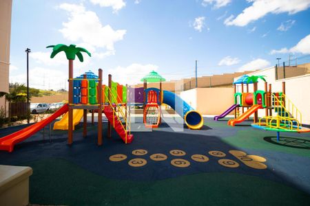 Apartamento à venda com 80m², 2 quartos e 2 vagas Apartamento à venda com 80m², 2 quartos e 2 vagasÁrea comum - Playground