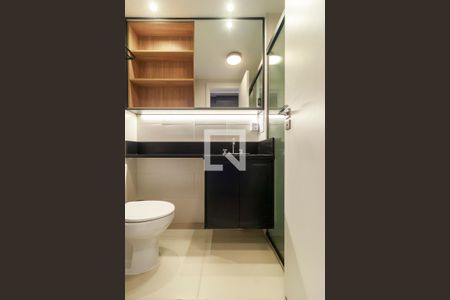 Banheiro de kitnet/studio para alugar com 1 quarto, 30m² em Jardim das Acacias, São Paulo