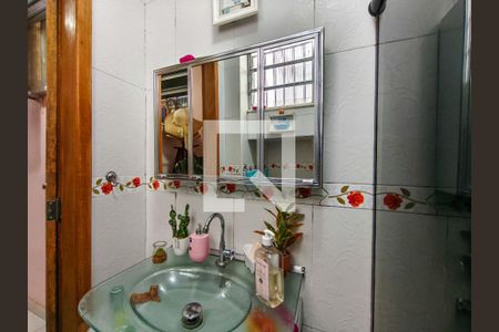 Casa à venda com 200m², 4 quartos e sem vagaBanheiro da Suíte