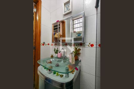 Casa à venda com 200m², 4 quartos e sem vagaBanheiro da Suíte