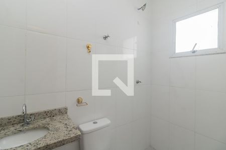 Casa de condomínio à venda com 48m², 2 quartos e 1 vagaBanheiro da Suíte 1