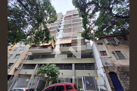 Apartamento para alugar com 75m², 2 quartos e 1 vagaFachada