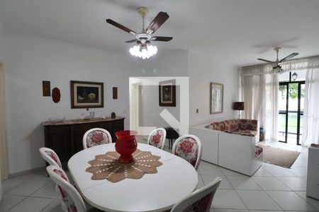 Sala de apartamento para alugar com 3 quartos, 114m² em Jardim Las Palmas, Guarujá