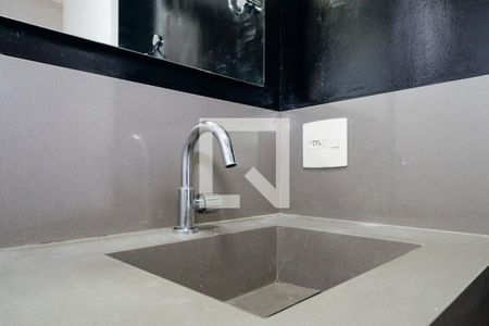 Apartamento à venda com 77m², 2 quartos e 2 vagasBanheiro da Suíte 