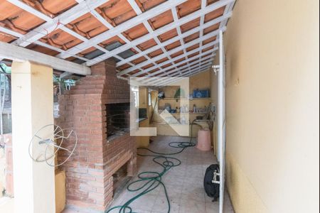 Casa à venda com 200m², 4 quartos e 2 vagas Casa à venda com 200m², 4 quartos e 2 vagasChurrasqueira