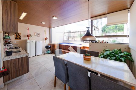 Apartamento à venda com 164m², 3 quartos e 3 vagasÁrea gourmet