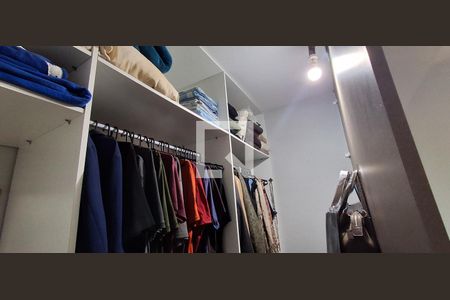 Apartamento à venda com 95m², 3 quartos e 2 vagas Apartamento à venda com 95m², 3 quartos e 2 vagasCloset/Quarto 1