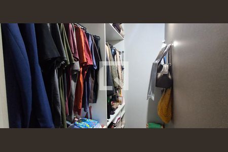 Apartamento à venda com 95m², 3 quartos e 2 vagas Apartamento à venda com 95m², 3 quartos e 2 vagasCloset/Quarto 1