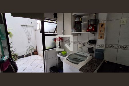 Apartamento à venda com 95m², 3 quartos e 2 vagas Apartamento à venda com 95m², 3 quartos e 2 vagasLavanderia