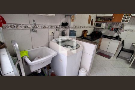 Apartamento à venda com 95m², 3 quartos e 2 vagas Apartamento à venda com 95m², 3 quartos e 2 vagasLavanderia