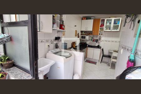 Apartamento à venda com 95m², 3 quartos e 2 vagas Apartamento à venda com 95m², 3 quartos e 2 vagasLavanderia