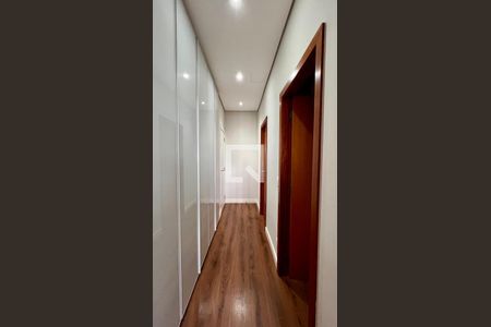 Apartamento à venda com 300m², 4 quartos e 3 vagasCloset quarto 1
