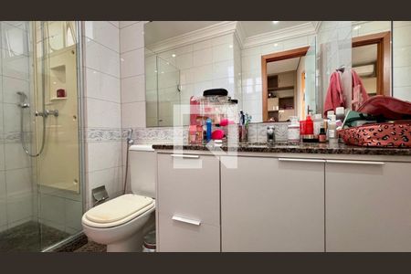 Apartamento à venda com 300m², 4 quartos e 3 vagasBanheiro quarto 2