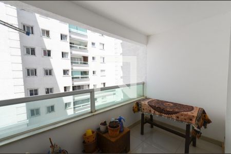 Apartamento para alugar com 90m², 3 quartos e 2 vagasVaranda