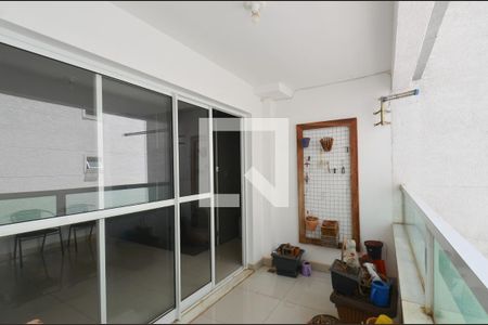 Apartamento para alugar com 90m², 3 quartos e 2 vagasVaranda