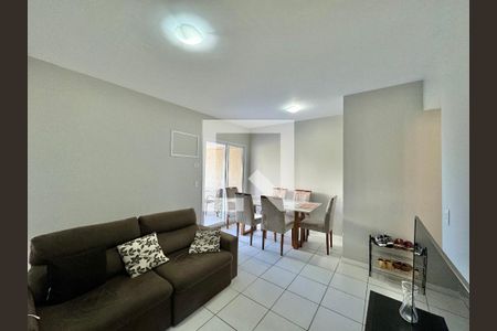 Apartamento à venda com 83m², 3 quartos e 1 vaga Apartamento à venda com 83m², 3 quartos e 1 vagaSala