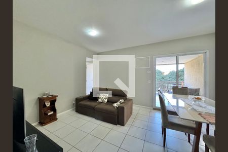 Apartamento à venda com 83m², 3 quartos e 1 vaga Apartamento à venda com 83m², 3 quartos e 1 vagaSala