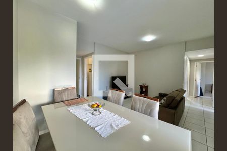 Apartamento à venda com 83m², 3 quartos e 1 vaga Apartamento à venda com 83m², 3 quartos e 1 vagaSala