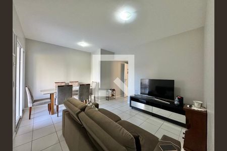 Apartamento à venda com 83m², 3 quartos e 1 vaga Apartamento à venda com 83m², 3 quartos e 1 vagaSala