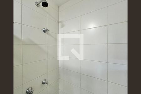 Apartamento à venda com 83m², 3 quartos e 1 vaga Apartamento à venda com 83m², 3 quartos e 1 vagaBanheiro Social