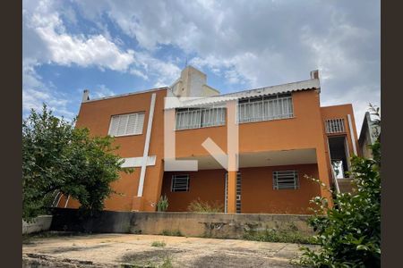 Casa à venda com 260m², 3 quartos e 1 vaga Casa à venda com 260m², 3 quartos e 1 vagaArea externa