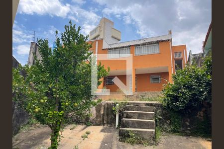 Casa à venda com 260m², 3 quartos e 1 vaga Casa à venda com 260m², 3 quartos e 1 vagaArea externa