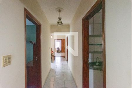 Casa à venda com 250m², 3 quartos e 5 vagasCorredor