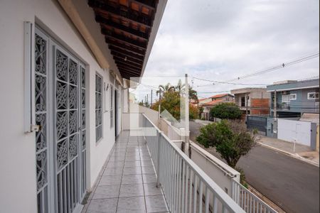 Casa à venda com 250m², 3 quartos e 5 vagasVaranda