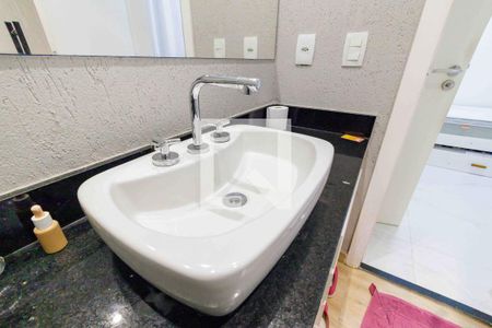 Casa de condomínio à venda com 270m², 4 quartos e 4 vagasBanheiro da Suíte