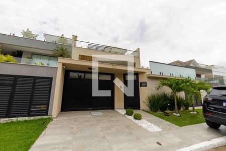 Casa de condomínio à venda com 270m², 4 quartos e 4 vagasFachada