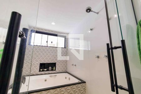 Casa de condomínio à venda com 270m², 4 quartos e 4 vagasBanheiro da Suíte 1