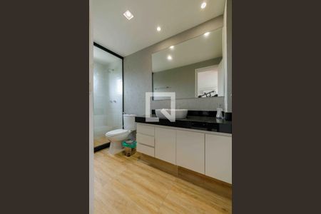 Casa de condomínio à venda com 270m², 4 quartos e 4 vagasBanheiro Social