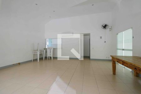 Casa de condomínio à venda com 270m², 4 quartos e 4 vagasÁrea Comum Salão de Festas