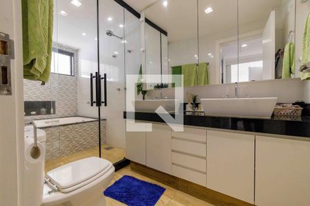 Casa de condomínio à venda com 270m², 4 quartos e 4 vagasBanheiro da Suíte 1