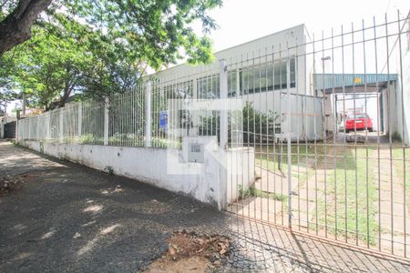 Casa à venda com 820m², 4 quartos e 8 vagasFachada