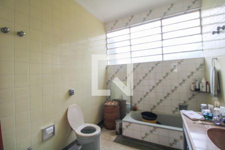 Casa à venda com 820m², 4 quartos e 8 vagasBanheiro