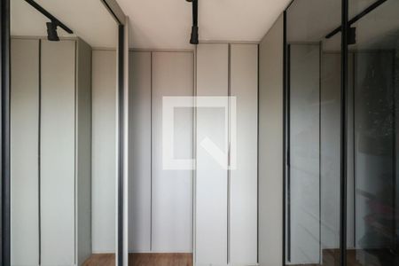 Apartamento à venda com 82m², 2 quartos e 2 vagas Apartamento à venda com 82m², 2 quartos e 2 vagasCloset da Suíte