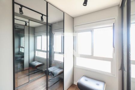 Apartamento à venda com 82m², 2 quartos e 2 vagas Apartamento à venda com 82m², 2 quartos e 2 vagasCloset da Suíte