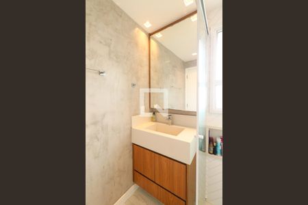 Apartamento à venda com 82m², 2 quartos e 2 vagas Apartamento à venda com 82m², 2 quartos e 2 vagasBanheiro da Suíte