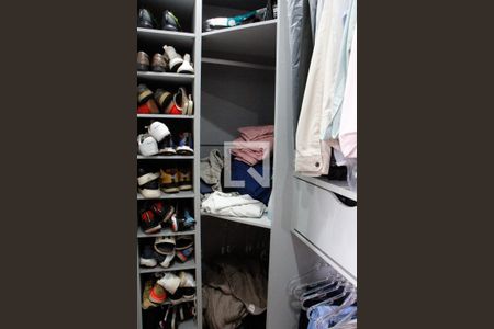 Casa à venda com 200m², 3 quartos e 2 vagasCLOSET