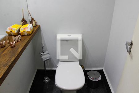 Casa à venda com 200m², 3 quartos e 2 vagasLAVABO