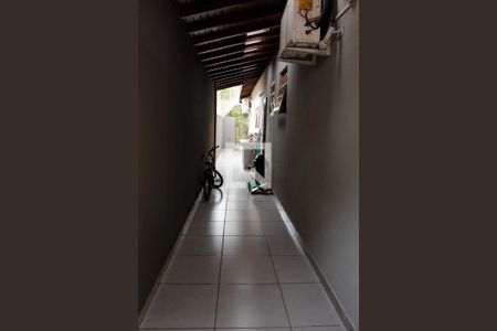 Casa à venda com 200m², 3 quartos e 2 vagasCORREDOR LATERAL