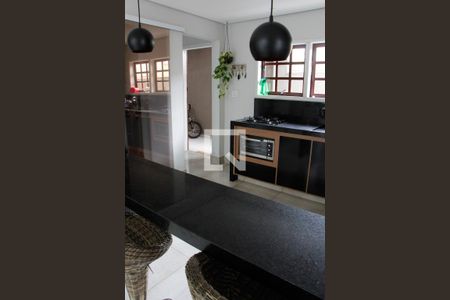 Casa à venda com 200m², 3 quartos e 2 vagasCOZINHA