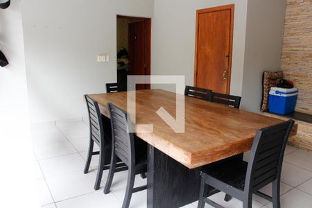 Casa à venda com 200m², 3 quartos e 2 vagasÁREA EXTERNA FUNDO