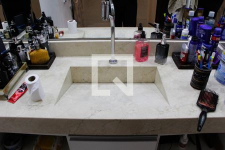 Casa à venda com 200m², 3 quartos e 2 vagasBANHEIRO DA SUITE