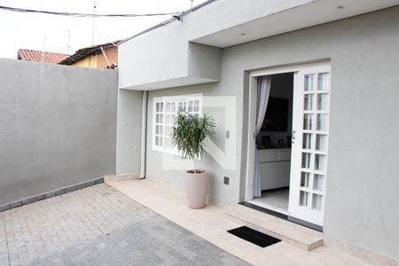Casa à venda com 200m², 3 quartos e 2 vagasÁREA EXTERNA FRENTE