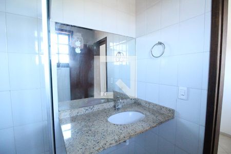 Casa para alugar com 60m², 1 quarto e 1 vagaBanheiro da suíte 