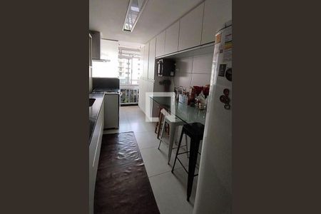Apartamento à venda com 145m², 4 quartos e 3 vagas