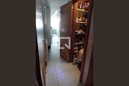 Apartamento à venda com 145m², 4 quartos e 3 vagas