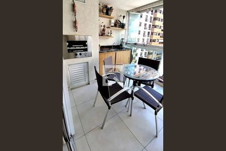 Apartamento à venda com 4 quartos, 145m² em Icaraí, Niterói